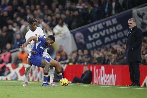 9-man Tottenham beaten by Chelsea in chaotic match and loses EPL’s last undefeated record